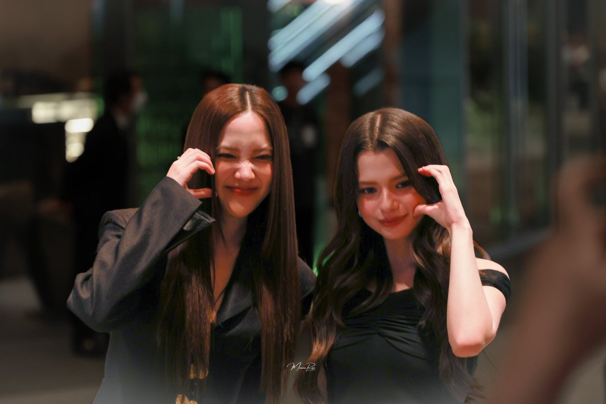Fah1tay's tweet photo. นานแค่ไหนแล้วนะ ที่ไม่ได้เห็นรูปคู่ฟรีนเบคแบบนี้🥺

— ใดๆคือเขินส่วนสูงมาก😳😳😳

#PROJECTDUOONExFreen
#PROJECTDUOONExFreenBecky 
#ฟรีนเบค #FreenBecky https://t.co/JXVAjYUAnM