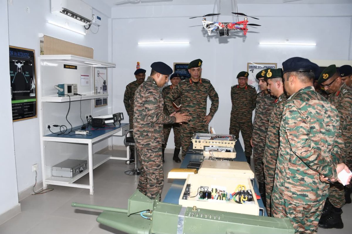 SWComd_IA's tweet photo. Enhancing Combat Readiness. Driving Innovation.
Lt Gen Mohit Malhotra, #ArmyCommander, #SaptaShaktiCommand, visited #HisarMilitaryStation on 10โ11 Aug 2026 to review operational preparedness and technology development initiatives.
The #ArmyCommander visited the Nodes for Drone and Counter-Drone Centres of Excellence and reviewed progress in emerging technology integration. He also witnessed an Innovation Display showcasing indigenous solutions, underscoring the Indian Army's focus on rapid #TechAbsorption, #AatmanirbharBharat and building future-ready combat capabilities.
#IndianArmy #OperationalReadiness #Innovation #UAS #CUAS #SaptaShaktiCommand #DOTDiv
@adgpi
@HQ_IDS_India
@PRODefRjsthn
