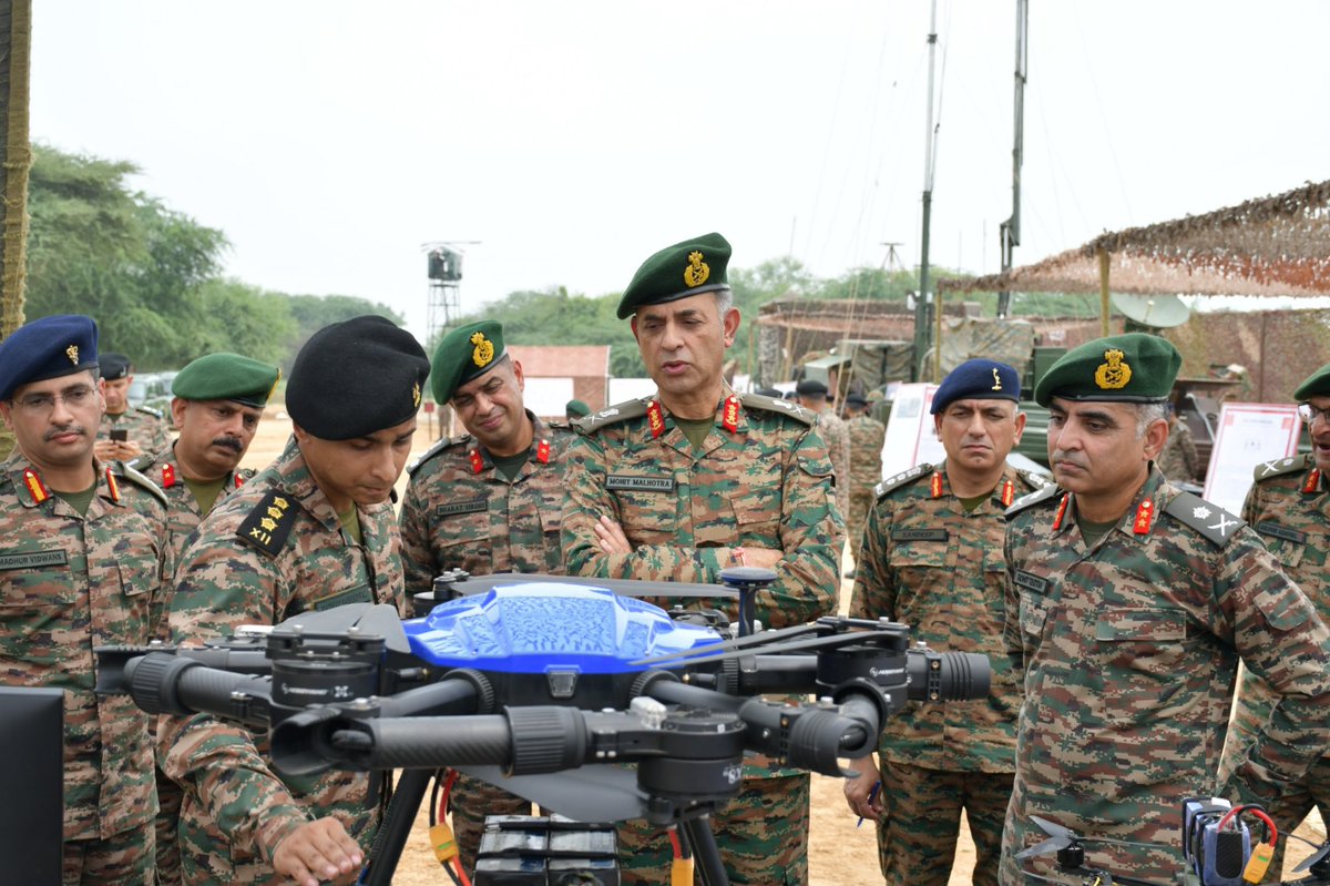 SWComd_IA's tweet photo. Enhancing Combat Readiness. Driving Innovation.
Lt Gen Mohit Malhotra, #ArmyCommander, #SaptaShaktiCommand, visited #HisarMilitaryStation on 10โ11 Aug 2026 to review operational preparedness and technology development initiatives.
The #ArmyCommander visited the Nodes for Drone and Counter-Drone Centres of Excellence and reviewed progress in emerging technology integration. He also witnessed an Innovation Display showcasing indigenous solutions, underscoring the Indian Army's focus on rapid #TechAbsorption, #AatmanirbharBharat and building future-ready combat capabilities.
#IndianArmy #OperationalReadiness #Innovation #UAS #CUAS #SaptaShaktiCommand #DOTDiv
@adgpi
@HQ_IDS_India
@PRODefRjsthn
