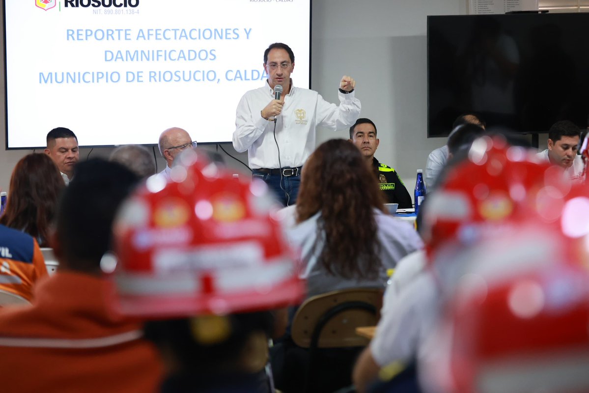 jrestrp's tweet photo. Llegamos a Riosucio, uno de los municipios más afectados por el sismo en Caldas.

Por instrucciones del presidente @ABDELAESPRIELLA, estamos en territorio para conocer de primera mano las afectaciones, escuchar a las autoridades y a las comunidades, y coordinar la respuesta del Gobierno Nacional.

Nuestra prioridad es atender a las familias afectadas, a las comunidades indigenas y avanzar en soluciones frente a los daños en viviendas e infraestructura. 

Estamos aquí para trabajar y responder con hechos. 🇨🇴