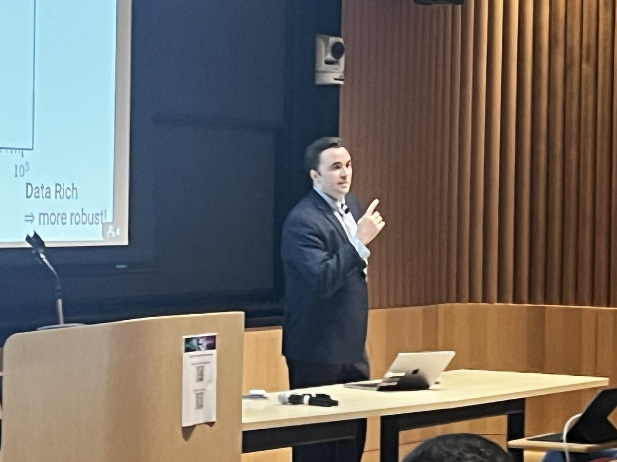 iaifi_news's tweet photo. Day 2 of the #IAIFISummerWorkshop! We start the day with Shivam Pandey (@uarizona) presenting on “Accelerated forward modeling for cosmological simulations” and @MilesCranmer presenting on “The era of scientific foundation models.” https://t.co/np76Xukk0H