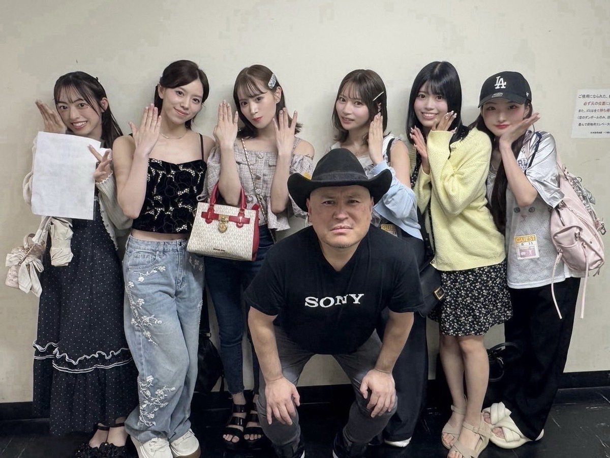 TiiiMO_official's tweet photo. ハリウッドザコシショウさんの
ミニ単独ライブシリーズSEASON⑰
#嫌な気持ちにさせツアー
東京公演を観にいかせていただきました🫶

いつも番組で優しくして頂き大変お世話になっています🔥

これからもシショウについていきます✨ https://t.co/5mhGYZDrTf
