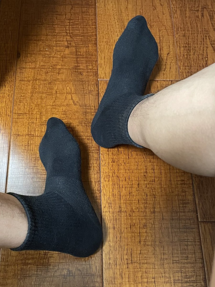 TBN030522's tweet photo. 感冒期间碰到喜欢的直男爹粗口视频，没忍住射了几次，复健重量直接退步😐想当肌肉公狗，就得被主人爹管住鸡巴，练的好，主人就奖励臭脚和大鸡巴吃🤤#直男爹 #狗奴 #粗口 #1m #雄臭 #爷们 https://t.co/BushGr9TsO