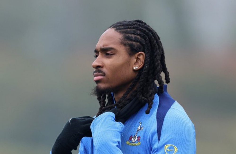 Anfield_Sector's tweet photo. 𝙏𝙍𝘼𝙉𝙎𝙁𝙀𝙍 𝙉𝙀𝙒𝙎: Tottenham are in talks with Inter over a deal to sell Djed Spence to the Italian side for a fee in the region of €30m, reports @TheAthleticFC, 1st call: @FabrizioRomano 🔵🏴󠁧󠁢󠁥󠁮󠁧󠁿 https://t.co/JXmbhXr5V6