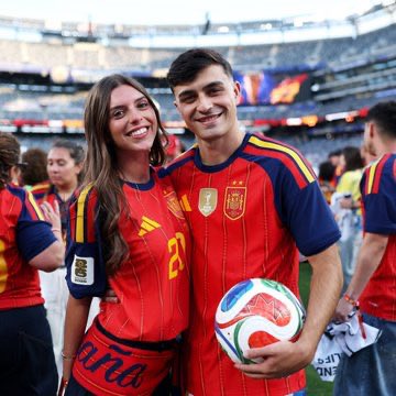 subhfcb's tweet photo. 🚨💣 Pedri’s girlfriend reportedly told him to let Ferran leave for PSG after getting tired of them always being together. 

Pedri could’ve asked Ferran to stay at Barça, but chose peace at home. 👀

—@MundoDespectivo https://t.co/tGuhluknT9