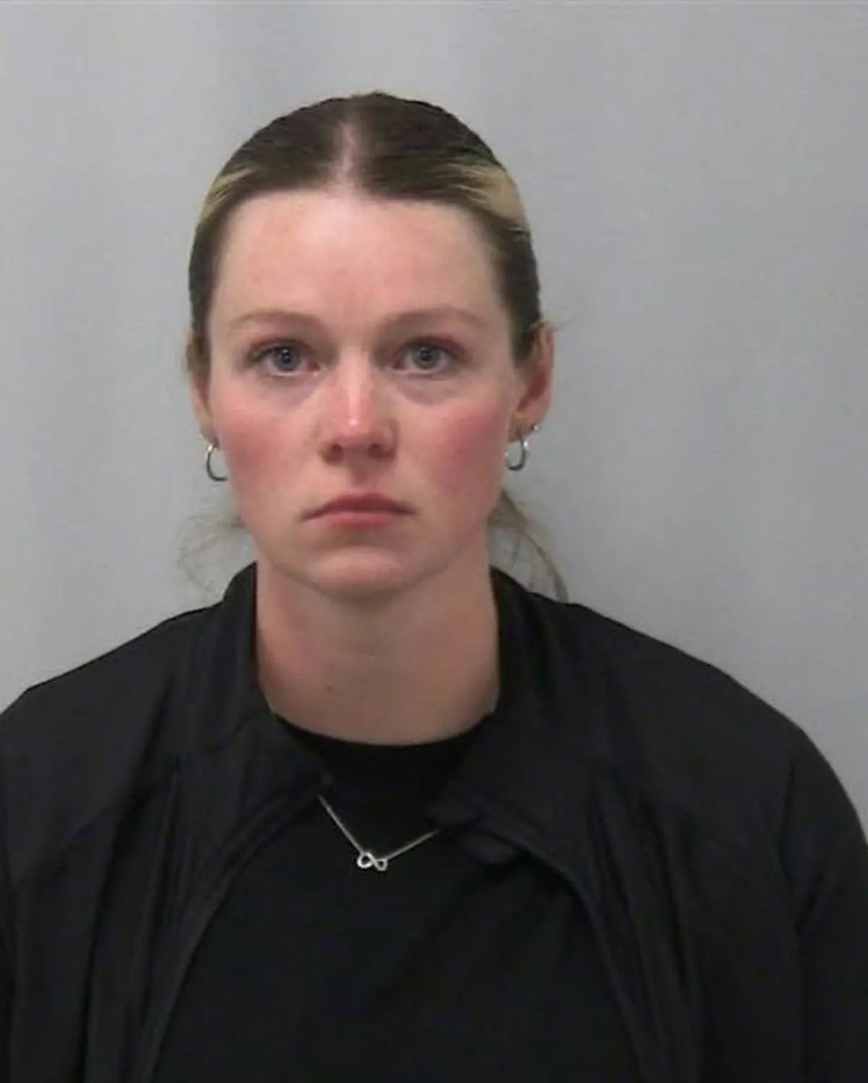 FearedBuck's tweet photo. 27-year-old Illinois high school athletic trainer Christina G. Payton has been charged with 12 counts for allegedly sending sexually explicit photos of herself to a 17-year-old student. https://t.co/ZGrwIvrGqA