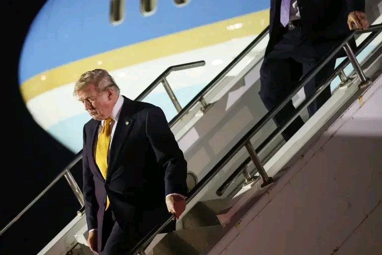 GalateOfficial's tweet photo. TRUMP SECRETLY FLEW OUT OF TURKEY AFTER IRANIAN THREAT

U.S. President Donald Trump reportedly left Türkiye under heightened security measures on July 7, 2026, following the NATO Summit due to Iranian threat. 

https://t.co/4ORocrwV1y

#GALATE  #Leadership  #Power #Influence https://t.co/3TTKxHKcTg