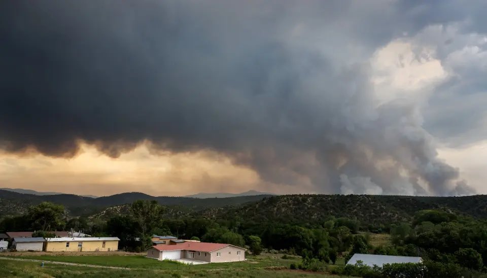 DanBoydNM's tweet photo. Air quality is as bad as I ever remember it in Santa Fe this morning, as wildfire in Pecos Wilderness continues to grow.

At least one evacuation order for rural area near Pojoaque has been issued. Follow latest updates here: https://t.co/XEgA7kvz3G #FrijolesFire https://t.co/YAYoFZGnlX