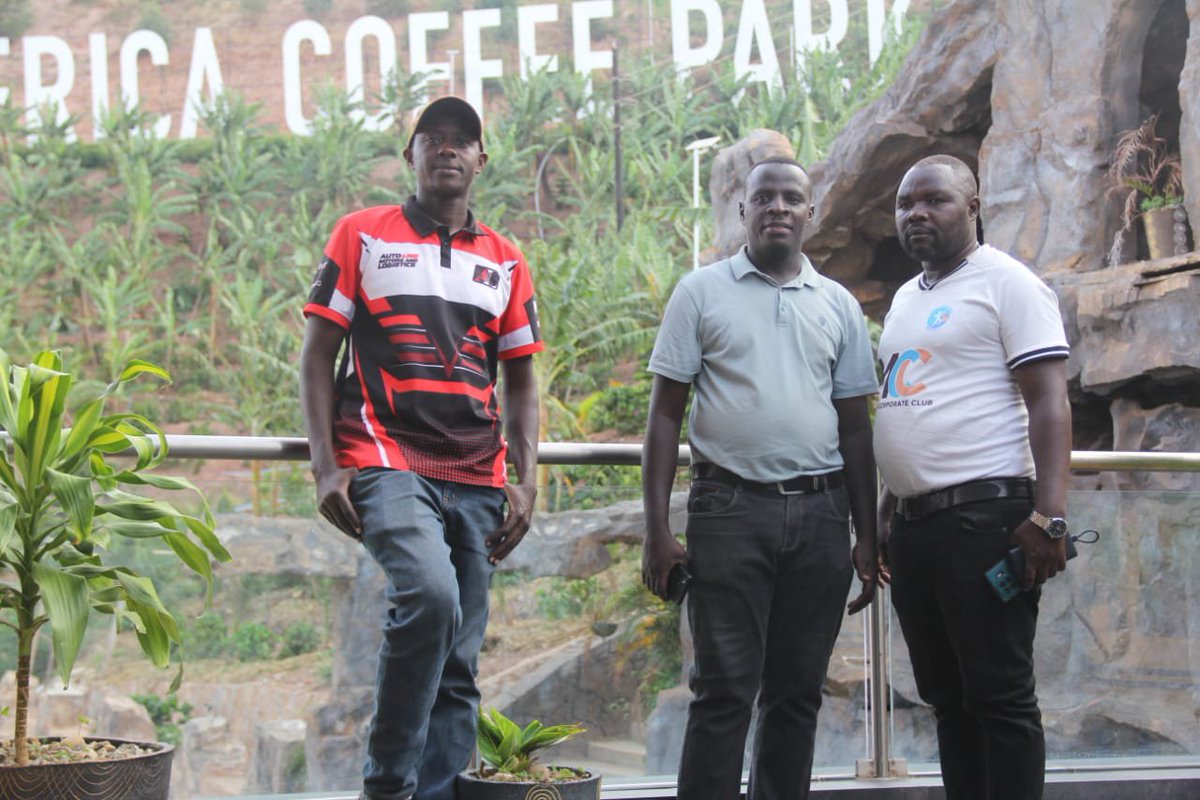 EihwaNewsUpdate's tweet photo. Thousands turned up@Africa CoffeeParkRwashamaire-Ntungamoon Sat 8th for inauguralAutoCross 4 Ntungamo Rally,Rally cars raced thru coffee plantns by L.Nyabihoko as coffee met tourism.Hosted by Mb'raMotor Club via FMUsponsored by InspireAfricaCold Brew.#PearlOfAfrica #NtungamoRally https://t.co/FU96drieXQ