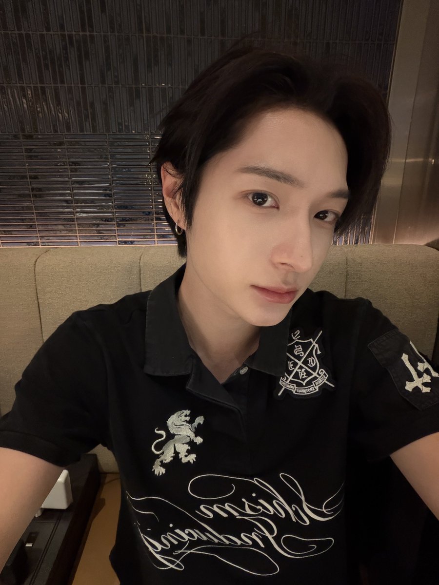 pauskickie's tweet photo. angle lu kanan apa kiri sih, hwa😭 https://t.co/Y4WxaHfveJ