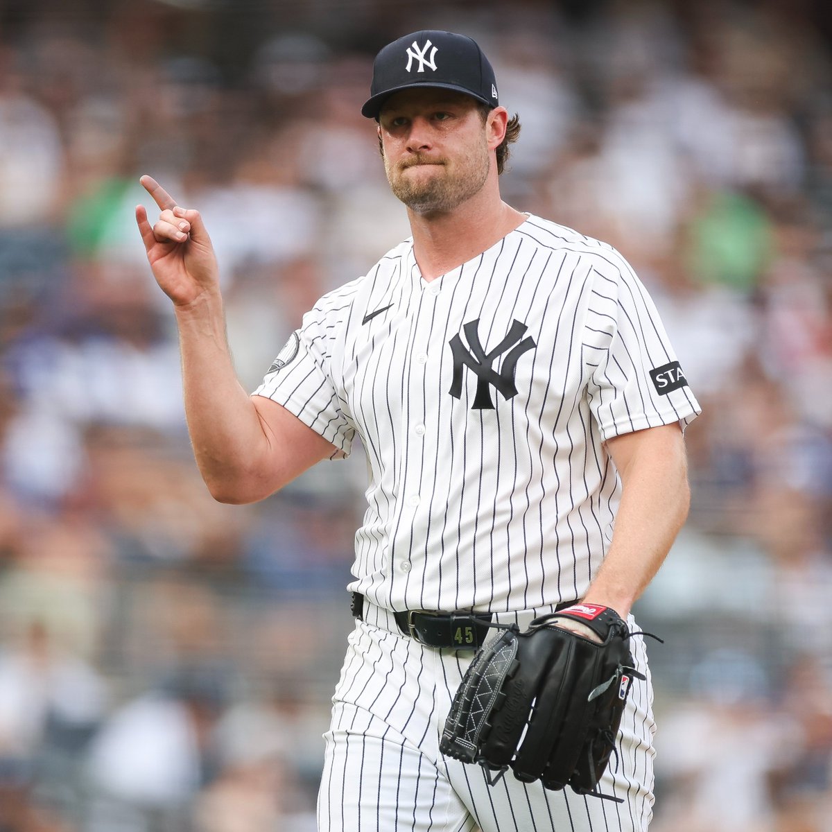 MorningBrew's tweet photo. Private equity has entered the Bronx

The Yankees and Apollo Sports Capital have struck a $2.6 billion financing deal

• Mix of credit and equity
• Intended to refinance existing debt
• Apollo Sports CEO to join Yankees board

The Steinbrenner's will retain full control https://t.co/OiTVlkUHpy