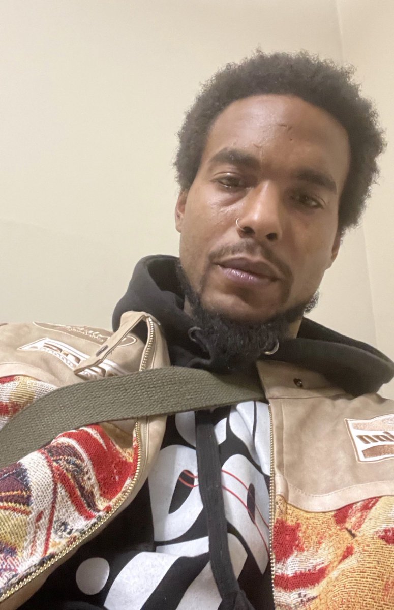 Jadenzdgi's tweet photo. @Tay74393898 @Gregoreeee8148 Nigga yo sweet ass won’t do shit, go back to sleeping in that homeless shelter with yo 250 credit score 😂 https://t.co/mYxFNR8hIc