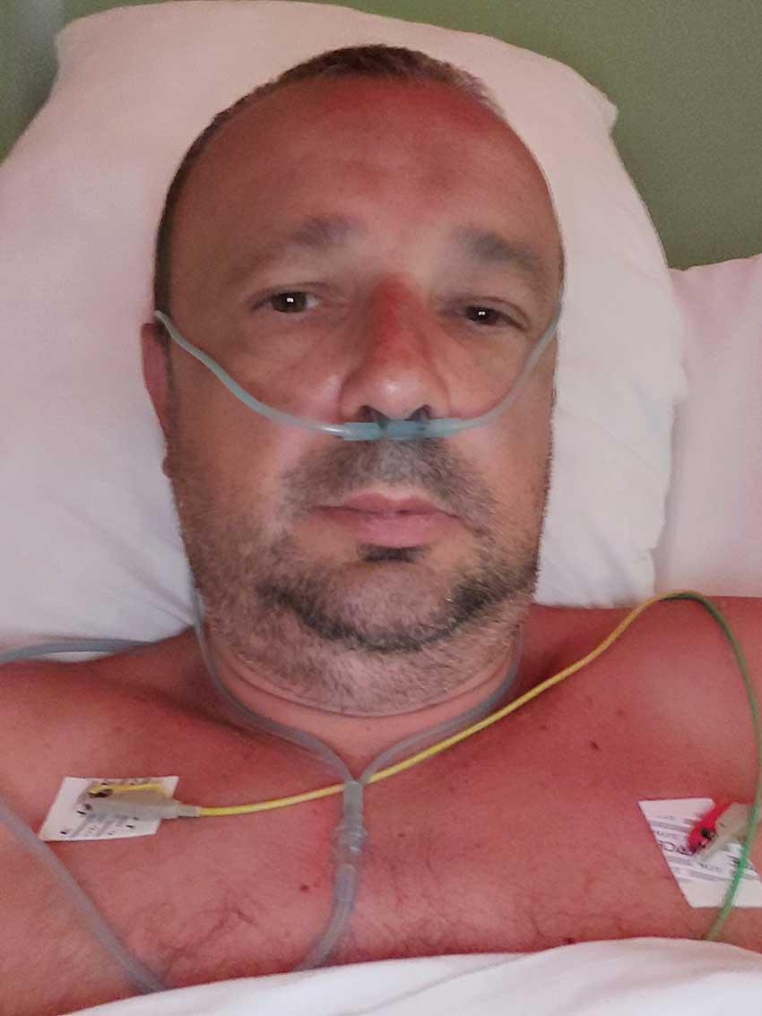IQKoder's tweet photo. Preživeo sam infrakt, sad sam kod kuće i pripremam za operaciju krajem meseca. Srce mi je jako slabo, radi na svega 20%, sve tri glavne aterije su sužene od loših krvnih sudova izazavanim dijabetesom, iz pluća mi je izvađeno 6 litara vode. Srpski doktori su the best! 😇😇😇 https://t.co/J6nfpYVJCY