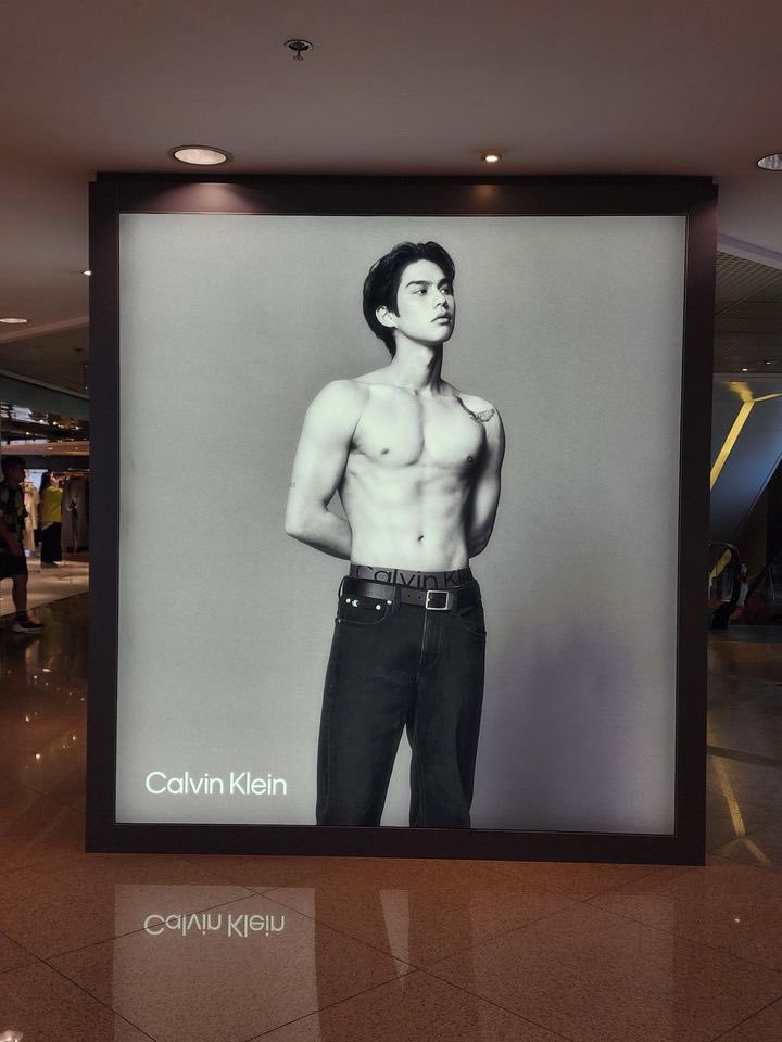 lovemeow122797's tweet photo. Bright x Calvin Klein campaigns in 13 countries 🔥
#CalvinKleinxBright
#CalvinKlein
#bbrightvc @bbrightvc https://t.co/GEcvgYXZXn
