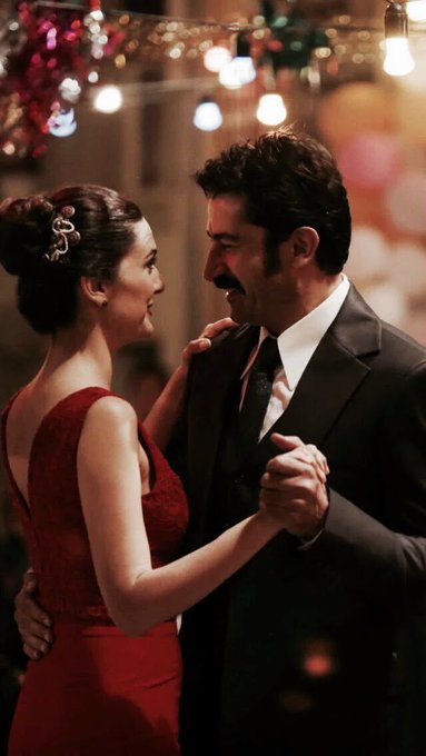 miss_rova's tweet photo. @birsenaltuntas1 #Kenani̇mirzalıoğlu #BergüzarKorel 👑
#ABI #Karadayı #MahFe
Ne güzel bir haber 🥳🎉 🎉
Kenan ve Bergüzar Yine efsanevi çift
Mükemmel bir seçim parlak yaratıcı bergüzar ✨ https://t.co/xblcc3dZQe