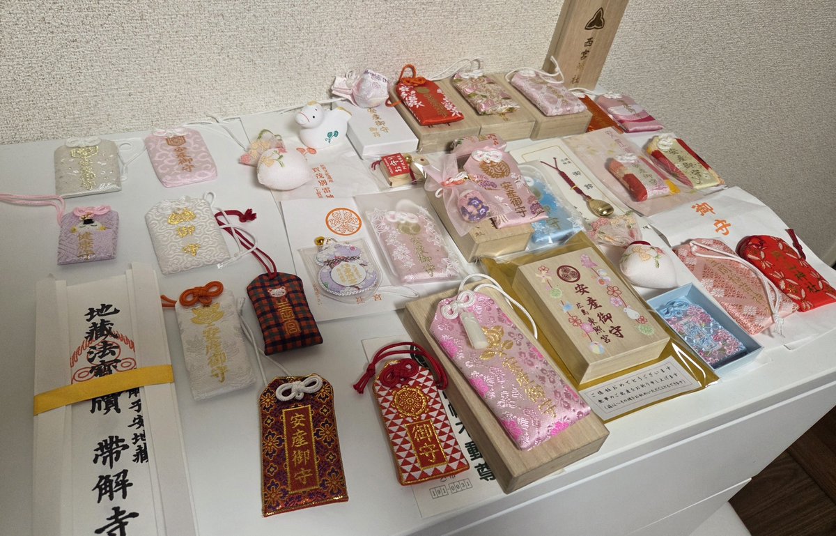 tsumamaru3's tweet photo. 皆様お元気ですか？🌻
バレバレ臨月妊婦です🤰
胎動や恥骨が痛くお昼は眠いのに
夜は寝れないなど最近は驚く程
身体の変化がありますが
もうすぐ べびまるに会えると思うと
とってもドキドキ嬉しくなります👶🏻️
がじゅまるを頼って
あと少し頑張ります！😆
がじゅむなーお守りパワーで
絶対安産だー🙏 https://t.co/UY8A1EjlVQ