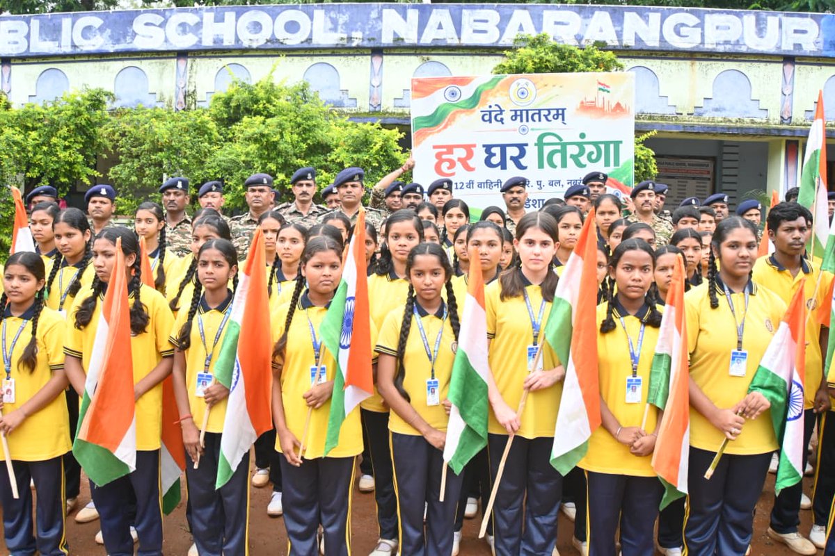 12Crpf's tweet photo. Mass singing of  " VANDE MATRAM",  at Bapuji Public School, Nabarangpur  conducted  by  HQ/12 Bn, Nabarangpur  with teachers and students. Glimpses of event are as follows.
@crpfindia

@OdishaSector

@gccrpfsbp https://t.co/TbRhBVRMey