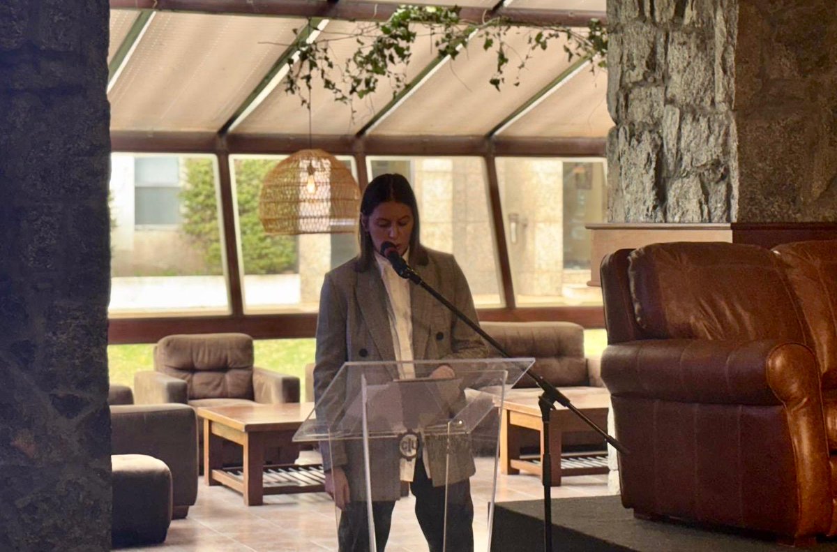 camindus's tweet photo. ➡️ Florencia Cioli, fundadora de #Ríccoli y presidenta de nuestra 𝐂𝐨𝐦𝐮𝐧𝐢𝐝𝐚𝐝 𝐈𝐧𝐝𝐮𝐬𝐭𝐫𝐢𝐚𝐥 𝐌𝐲𝐩𝐞𝐬, realiza una presentación sobre 𝐿𝑎 𝑣𝑜𝑧 𝑑𝑒 𝑙𝑎𝑠 𝑀𝑦𝑝𝑒𝑠 𝑖𝑛𝑑𝑢𝑠𝑡𝑟𝑖𝑎𝑙𝑒𝑠.

Comparte los desafíos y propuestas construidas para fortalecer el desarrollo y consolidación de las mypes del sector.

✅ Finalizamos la jornada con una muestra de productos de más de 2⃣0⃣ empresas que integran este espacio de representación. Agradecemos al @MIEM_Uruguay por su apoyo y acercar los instrumentos y programas que brindan.

Si sos una micro o pequeña industria te invitamos a conocer más acerca de la Comunidad aquí 👉https://t.co/b6el0P0sCo

#IndustriaComprometida🤝