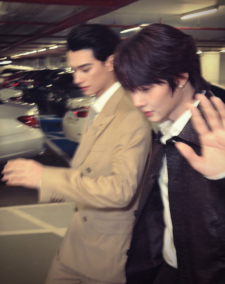 knpfilm21's tweet photo. uh sorry ... are they dating? https://t.co/pJreQpowYh