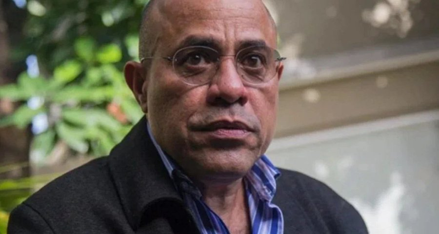 ElAbueloFelizzz's tweet photo. Vladimir Villegas 
@Gv_Vladimir 
Es el ZAMURO del periodismo político venezolano
Se encarga de entrevistar y normalizar pura carroña política en estado de putrefacción moral y ética https://t.co/OsiHkULchj