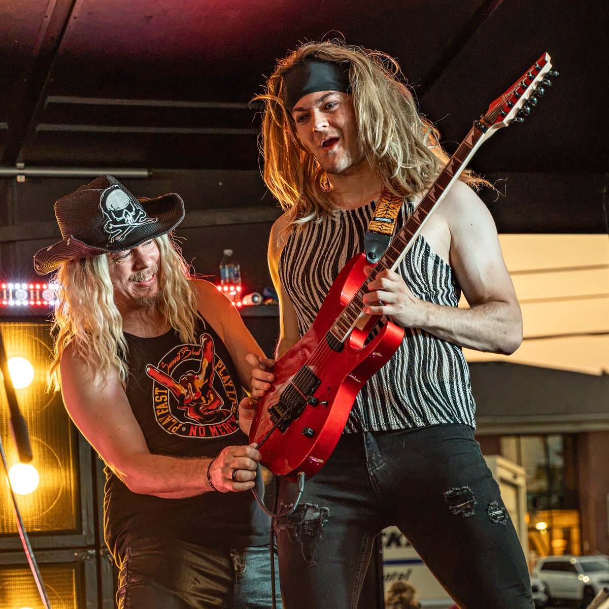 ModeDetroit's tweet photo. @sunsetblvd1987 rocked out at @allenparkstreetfair to a packed crowd—what a closing night to a great event! 🤘🎸

#allenpark #streetfair #artfestival #livemusic #rockband https://t.co/dEbQivVEyq
