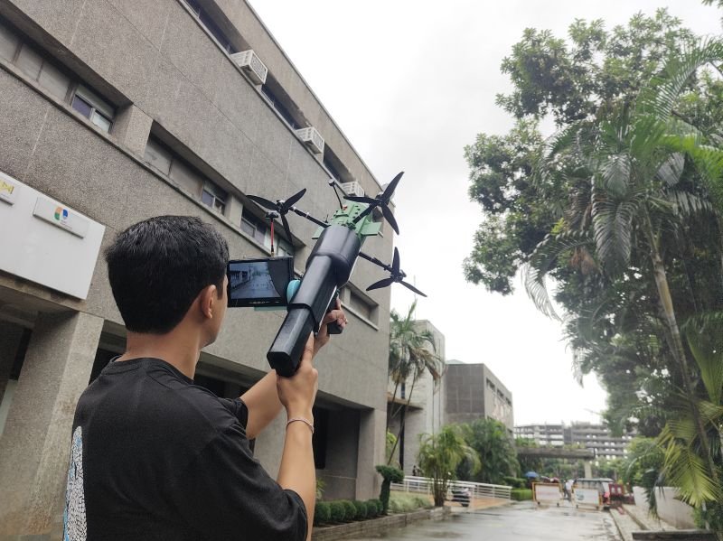NewsIADN's tweet photo. Dehradun-based #PicraftTechnology has developed an AI-powered anti-drone interceptor called Harpy Eagle. https://t.co/Ps6VPjl1hn