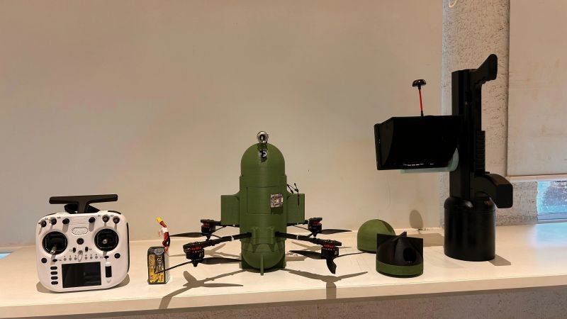 NewsIADN's tweet photo. Dehradun-based #PicraftTechnology has developed an AI-powered anti-drone interceptor called Harpy Eagle. https://t.co/Ps6VPjl1hn