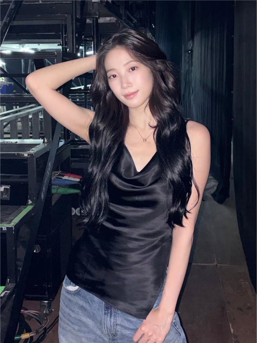 kzhcentric's tweet photo. SHES SO FINE https://t.co/hONPdRJ30G