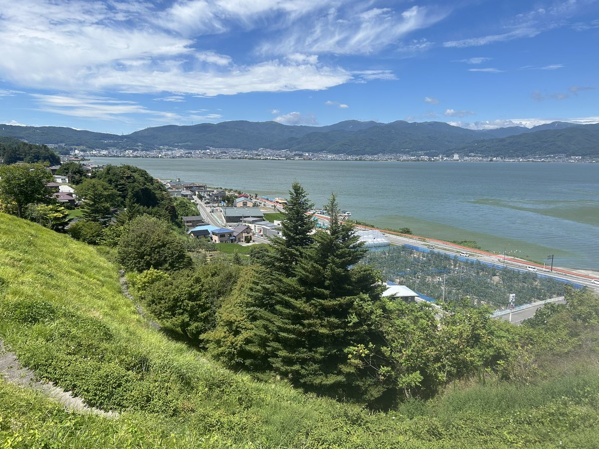 annkolomoti's tweet photo. 今日は諏訪大社へ風神録の聖地巡礼へ
立派な社で諏訪の信仰心の深さを感じることが出来ました https://t.co/r2dQBxsu0f