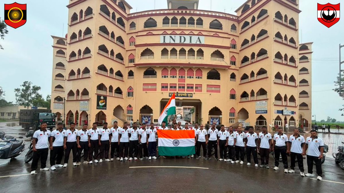 VajraCorps_IA's tweet photo. 🇮🇳🏍️ 𝐑𝐢𝐝𝐢𝐧𝐠 𝐓𝐡𝐫𝐨𝐮𝐠𝐡 𝐇𝐢𝐬𝐭𝐨𝐫𝐲. 𝐂𝐞𝐥𝐞𝐛𝐫𝐚𝐭𝐢𝐧𝐠 𝐅𝐫𝐞𝐞𝐝𝐨𝐦.

Marking the spirit of 𝐈𝐧𝐝𝐞𝐩𝐞𝐧𝐝𝐞𝐧𝐜𝐞 𝐃𝐚𝐲. with pride and purpose,troops of #𝐃𝐨𝐮𝐛𝐥𝐞𝐕𝐢𝐜𝐭𝐨𝐫𝐲 𝐁𝐫𝐢𝐠𝐚𝐝𝐞, #𝐕𝐚𝐣𝐫𝐚𝐂𝐨𝐫𝐩𝐬, undertook a spirited 105-km motorcycle rally, traversing Punjab’s historic borderlands—from the 𝐏𝐮𝐧𝐣𝐚𝐛 𝐒𝐭𝐚𝐭𝐞 𝐖𝐚𝐫 𝐇𝐞𝐫𝐨𝐞𝐬 𝐌𝐞𝐦𝐨𝐫𝐢𝐚𝐥 & 𝐌𝐮𝐬𝐞𝐮𝐦, through 𝐁𝐡𝐢𝐤𝐡𝐢𝐰𝐢𝐧𝐝 and 𝐀𝐭𝐭𝐚𝐫𝐢–𝐖𝐚𝐠𝐚𝐡 𝐛𝐨𝐫𝐝𝐞𝐫.

More than a ride, it was a journey through valour, sacrifice and national pride—honouring the legacy of our heroes and carrying the spirit of the Tricolour across the land they defended.

𝐌𝐢𝐥𝐞𝐬 𝐨𝐟 𝐏𝐫𝐢𝐝𝐞. 𝐎𝐧𝐞 𝐍𝐚𝐭𝐢𝐨𝐧. 𝐎𝐧𝐞 𝐓𝐫𝐢𝐜𝐨𝐥𝐨𝐮𝐫. 🇮🇳

शौर्य की राह। तिरंगे के नाम।
ਸ਼ੌਰਿਆ ਦਾ ਸਫ਼ਰ। ਤਿਰੰਗੇ ਦੇ ਨਾਮ।

#IndianArmy #VajraCorps #FlamingArrowsBrigade #IndependenceDay2026 #HarGharTiranga #NationFirst #DefendersOfPunjab
