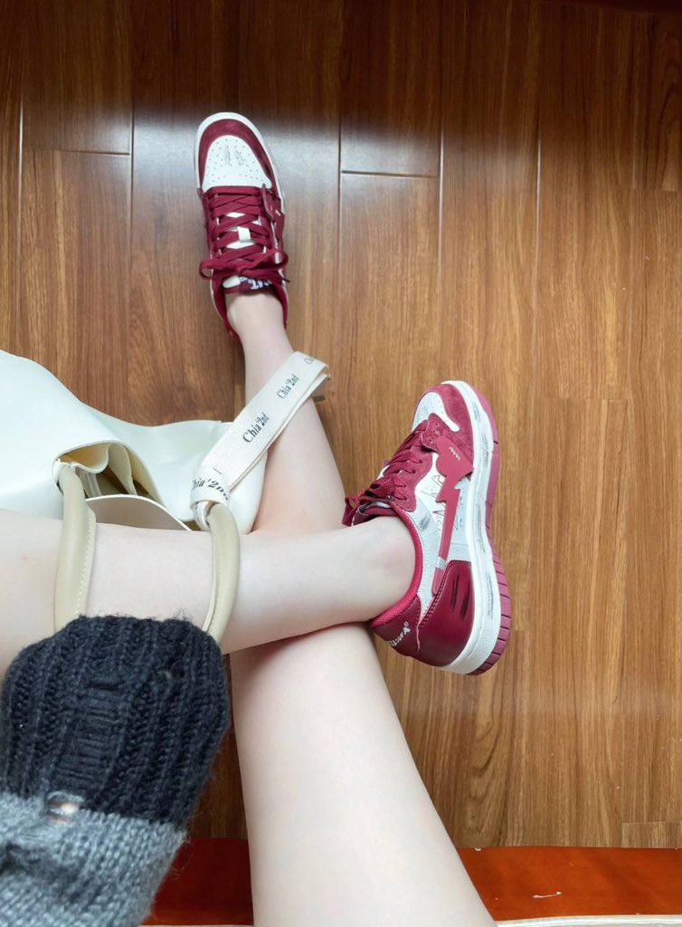 izanyhewitt's tweet photo. 有想被开发的嘛 https://t.co/jaLIUBKkhI
