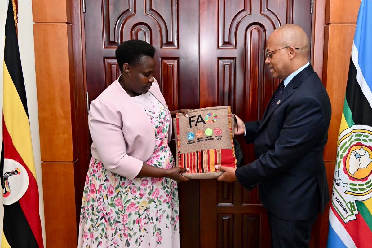 FAOUganda's tweet photo. Today, FAO Representative @EzanaKg and team paid a courtesy call on H.E. @jessica_alupo, the Vice President of Uganda. 

They discussed @FAO’s partnership with Uganda and the critical role of #agriculture in driving #foodsecurity, sustainable development, and economic growth.
🇺🇬 https://t.co/Pnnoa05dFe