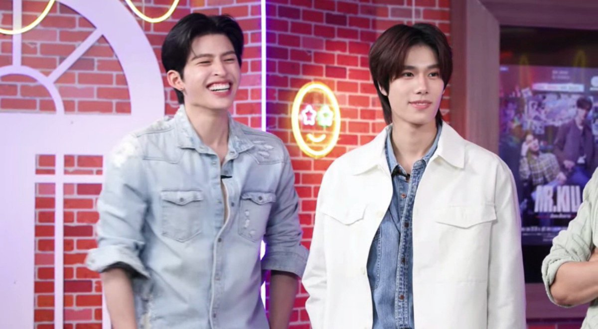 doublepjourney_'s tweet photo. วันนี้หล่อน่ารักกันสุด ๆ เลยค้าบ 🥰✨

PONDPHUWIN IN LIVEHOUSE

#GMMTVLiveHouse
#PondPhuwinConcert
#ปอนด์ภูวินทร์ #PondPhuwin https://t.co/BmsGmduXKm