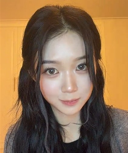 YubinFr's tweet photo. 🪐 ⋮ COSMO ⊹ 11.08.26

#Yubin pendant son live COSMO aujourd'hui 🫶

→ #tripleS #트리플에스 #공유빈 #Yubin https://t.co/h7F3wePcc3