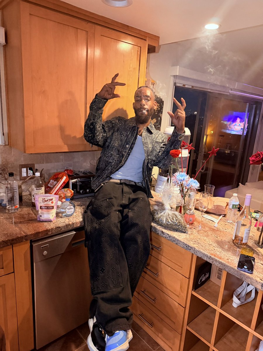 BigBodyBenz720's tweet photo. I been away from yall too long ✨ https://t.co/AZ7OaSmQao