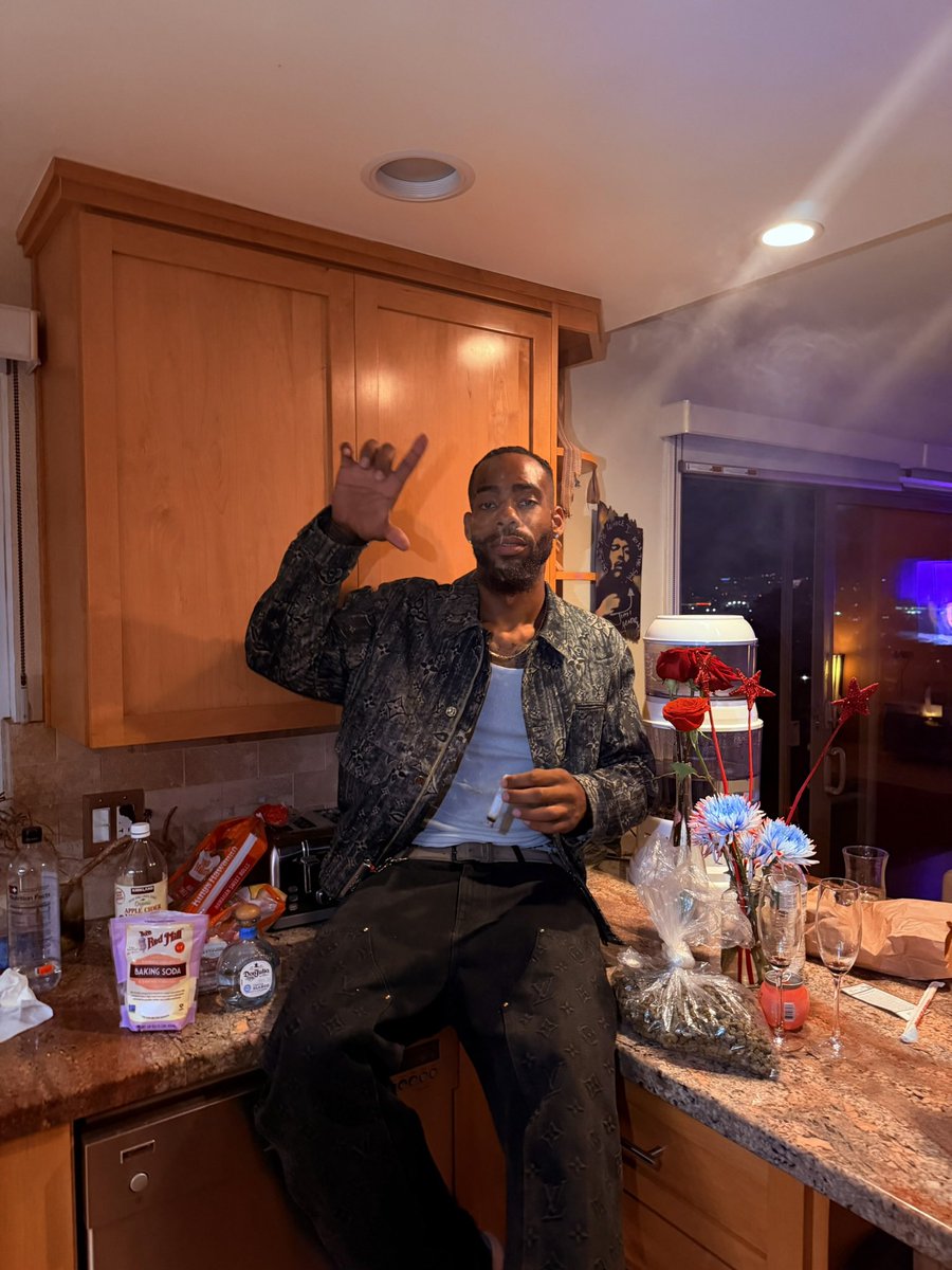 BigBodyBenz720's tweet photo. I been away from yall too long ✨ https://t.co/AZ7OaSmQao