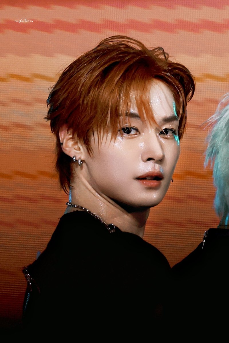 carpe_Quixote's tweet photo. 260809 SBS

#리노 #LEEKNOW 
#스트레이키즈 #StrayKids https://t.co/QZZM8Pfbbc