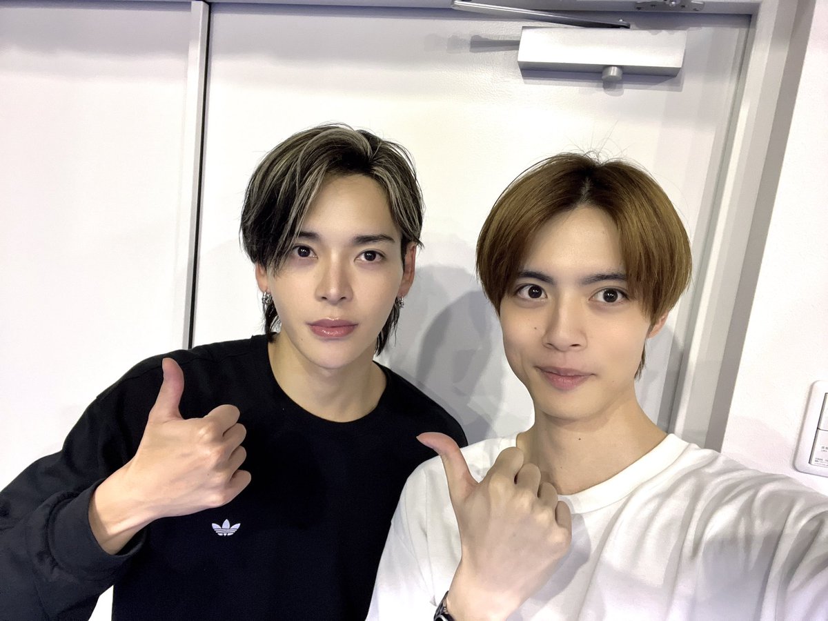 KKodai24's tweet photo. #おもステ 
本日も稽古でした！！

康晴君と撮って貰いました📸👍🏻 https://t.co/P5QcBv0tSU