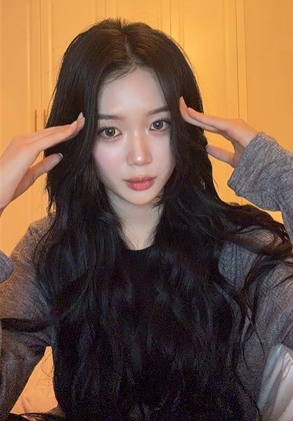 YubinFr's tweet photo. 🪐 ⋮ COSMO ⊹ 11.08.26

#Yubin pendant son live COSMO aujourd'hui 🫶

→ #tripleS #트리플에스 #공유빈 #Yubin https://t.co/jHWrYDcrfX