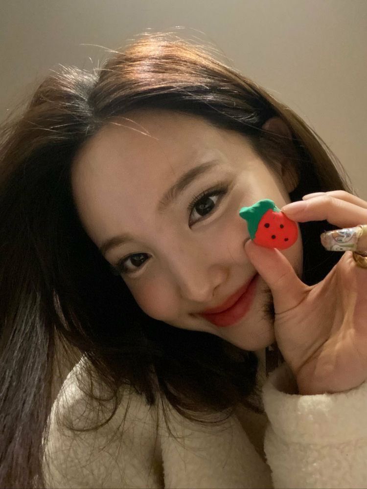 nymyi6's tweet photo. 딸기뚜왈기🍓 https://t.co/pL87IeiaZT
