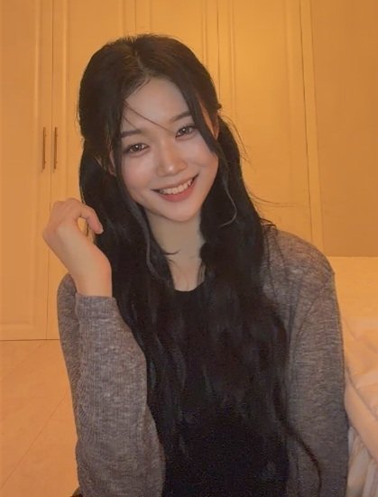 YubinFr's tweet photo. 🪐 ⋮ COSMO ⊹ 11.08.26

#Yubin pendant son live COSMO aujourd'hui 🫶

→ #tripleS #트리플에스 #공유빈 #Yubin https://t.co/j4iqdNv3Tp