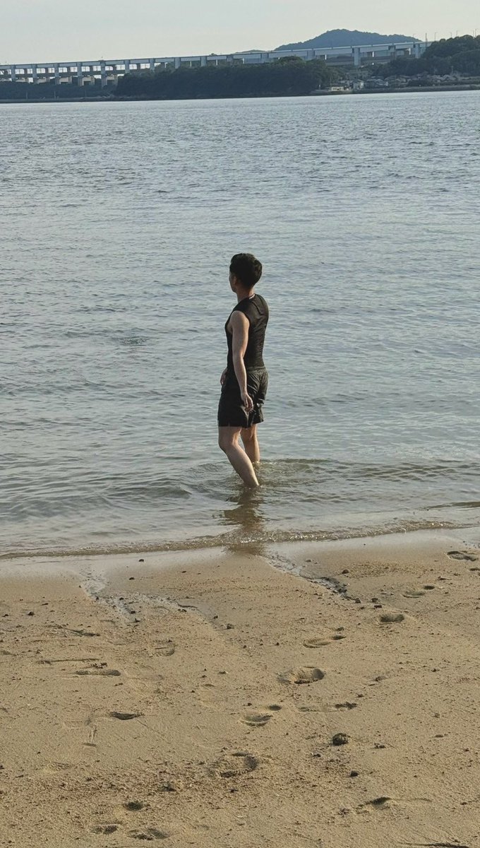 ei_04v's tweet photo. 脱げる身体になります🥵 https://t.co/gZX3vzFNqa