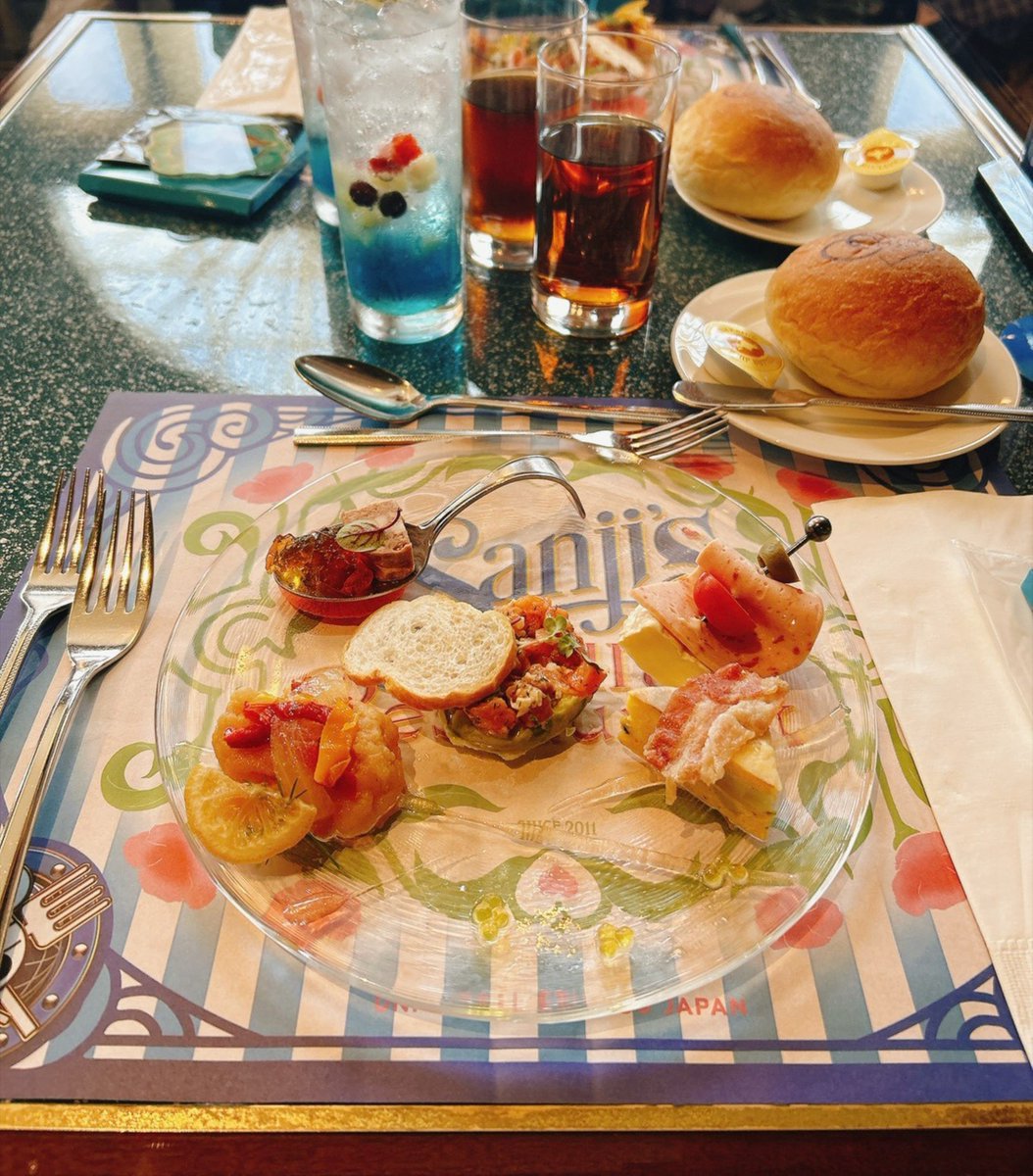 bossyu_10's tweet photo. オケコン後ご飯行って、翌日は🌍をめちゃくちゃ楽しんだ(まさかのサプライズで声優さん来てくれる日で最高だった……) https://t.co/GZOjAcj1Du