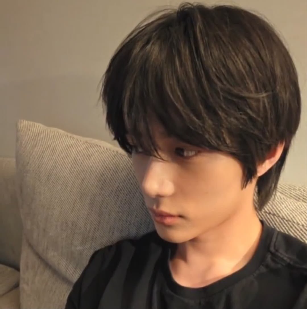 dkfzhd_'s tweet photo. 범규 이 날 라방 좋아하는 이유 :
평소보다 더 보들보들 말랑말랑 착순이 같구 막 그래.. ㅠ https://t.co/BDcXmAtl9N