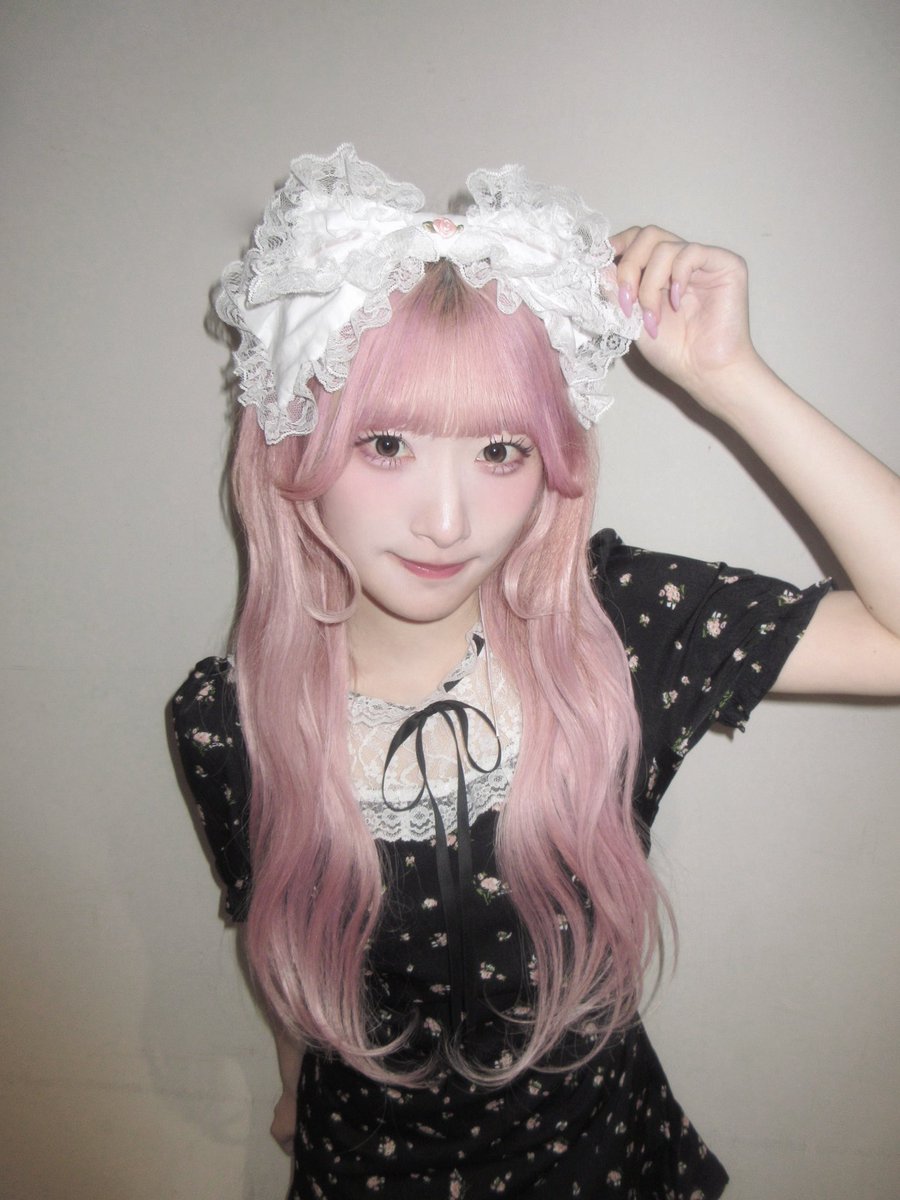 saitou_kiara's tweet photo. 対面お話し会♡ありがとうございました！
みんなと話す時間あっという間で楽しかった！💗

今日は夏の甘ふわ黒コーデ♪どうかな~🎀 https://t.co/54qPtqOZjl