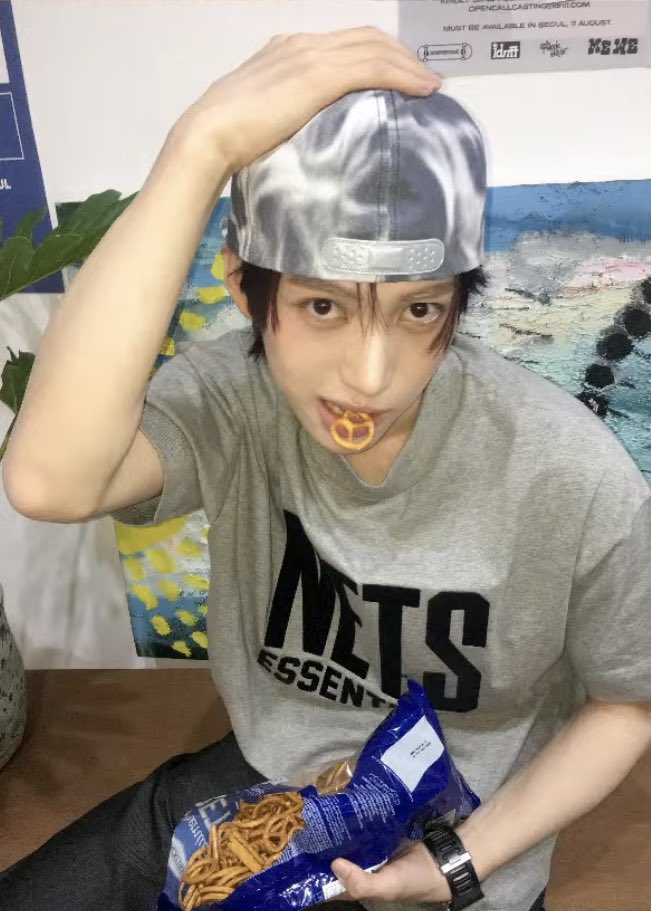01zch64's tweet photo. 잘생겼당. https://t.co/GkKHkg9hOS