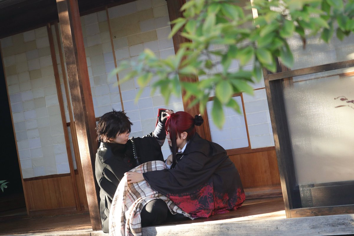 S_cos82's tweet photo. ※cos 刀剣 ⚠刀さに 創作審神者あり

𖧷

「…！起きてたの？！」

「…寒い。」

「わっ！！待って肥前…！」

𖧷

主 すぴせちあさん @spp_cos_ 
肥前忠広極 S
📸ｺﾙｸさん @Cooor_k234 
#すぴせちあの誕生日を一緒に過ごすのは君だ本丸1122 https://t.co/VEVRyaiAfE