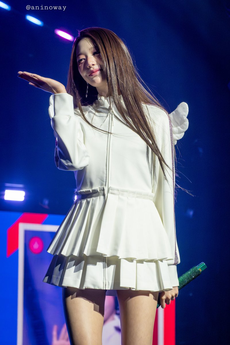 aninoway's tweet photo. 260807
show what i am, IVE Wonyoung at Seattle

#SHOW_WHAT_I_AM
#IVE #아이브
#WONYOUNG #원영 https://t.co/3VoXJfsXyG