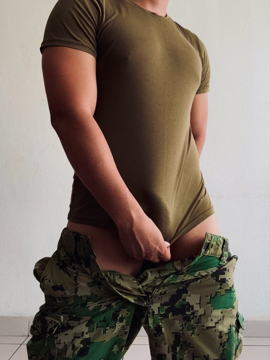 EdyACME's tweet photo. Buenos días 👋🏽, hoy hace un poco de calor 🥵 🔥 
Si me mandas un DM con una captura donde le das like y rt te mando un pequeño video 🍑 https://t.co/p1QuV5EwdT