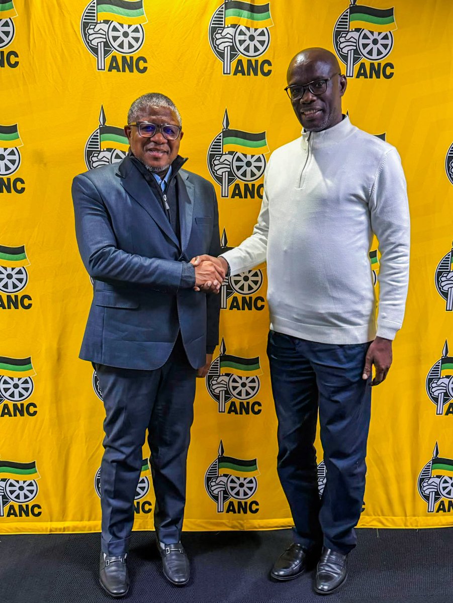 CnddFdd's tweet photo. Ce 11 août 2026, en Afrique du Sud, le Secrétaire Général du Parti @CnddFdd Très Hon. Révérien Ndikuriyo s’est entretenu avec son homologue de l’African National Congress, Camarade @MbalulaFikile; dans le cadre d’une visite de courtoisie.

Cette rencontre a permis de réaffirmer les liens historiques de fraternité, de solidarité et de coopération qui unissent les deux partis frères, tout en soulignant leur volonté partagée de renforcer les relations entre les formations politiques africaines.

Les échanges ont également porté sur le renforcement de la coopération entre le CNDD-FDD et l’ANC (@MYANC), ainsi que sur leur engagement commun en faveur de la paix, de la démocratie, du développement et d’une Afrique unie, forte et prospère.

Cette rencontre témoigne de la volonté des deux partis de poursuivre le partage d’expériences et de consolider leur coopération.